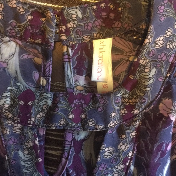 Cute top - Picture 5 of 6